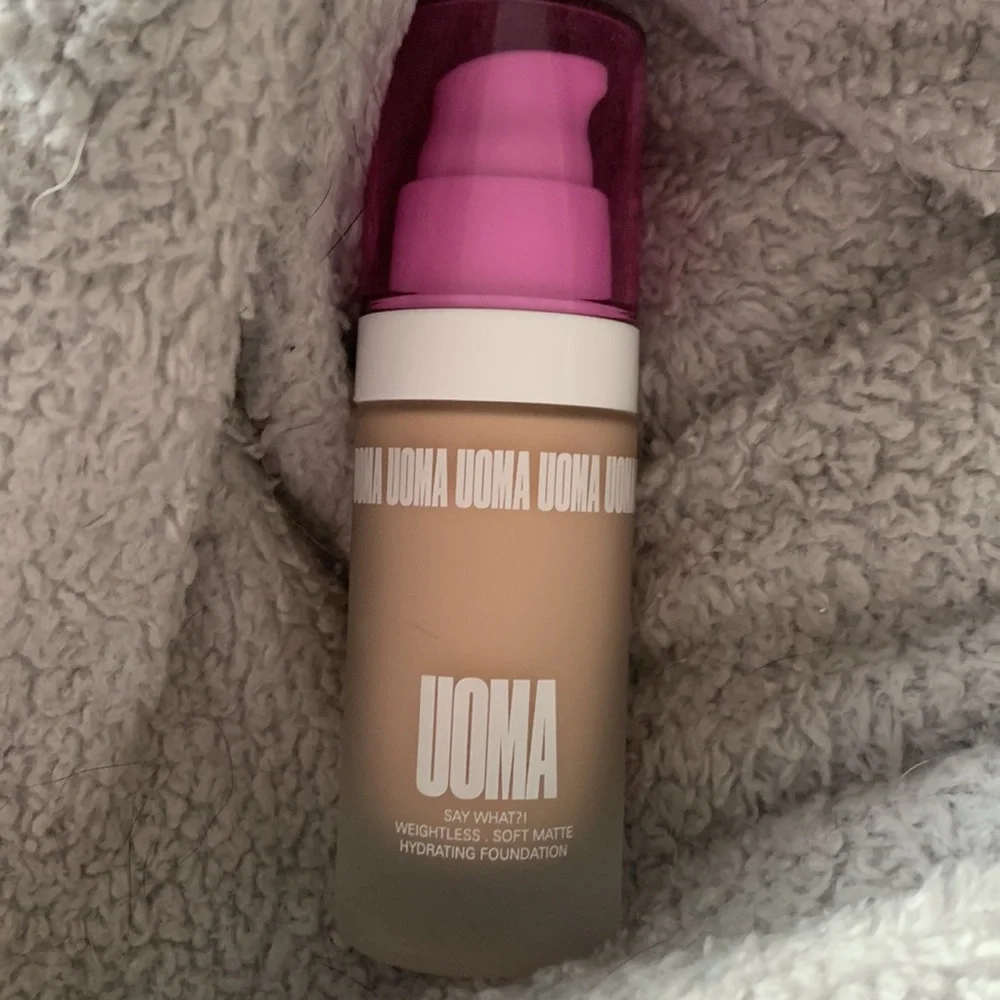 Uoma Say What? Foundation in White Pearl T2C